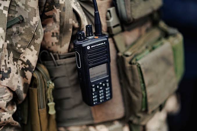 Рації та засоби зв'язку